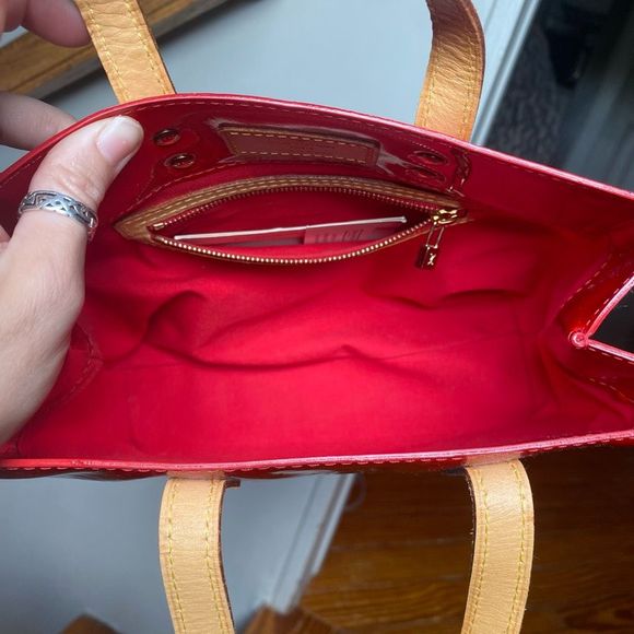 Louis Vuitton Red Monogram Vernis Reade PM Handbag w/Dust Bag & Maintenance Card - Picture 8 of 15